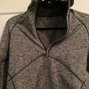 Lululemon half zip size 4